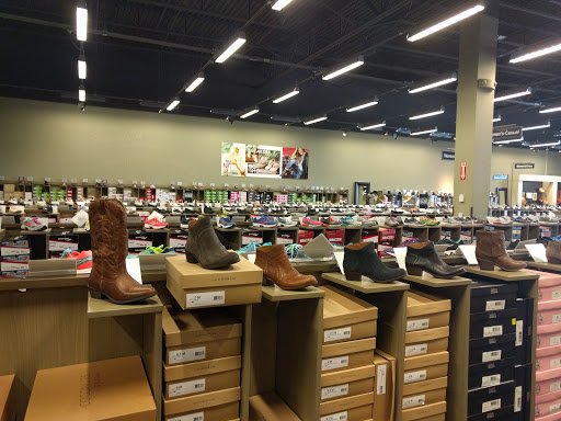 "Step into Savings with DSW's Free Shipping & Printable Coupons | Shop Smart!"